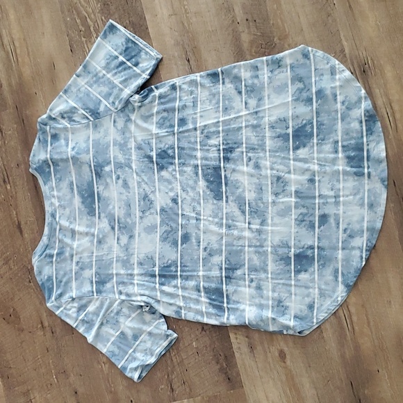 5/$15 Maurices 24/7 T Shirt size L - Picture 4 of 6